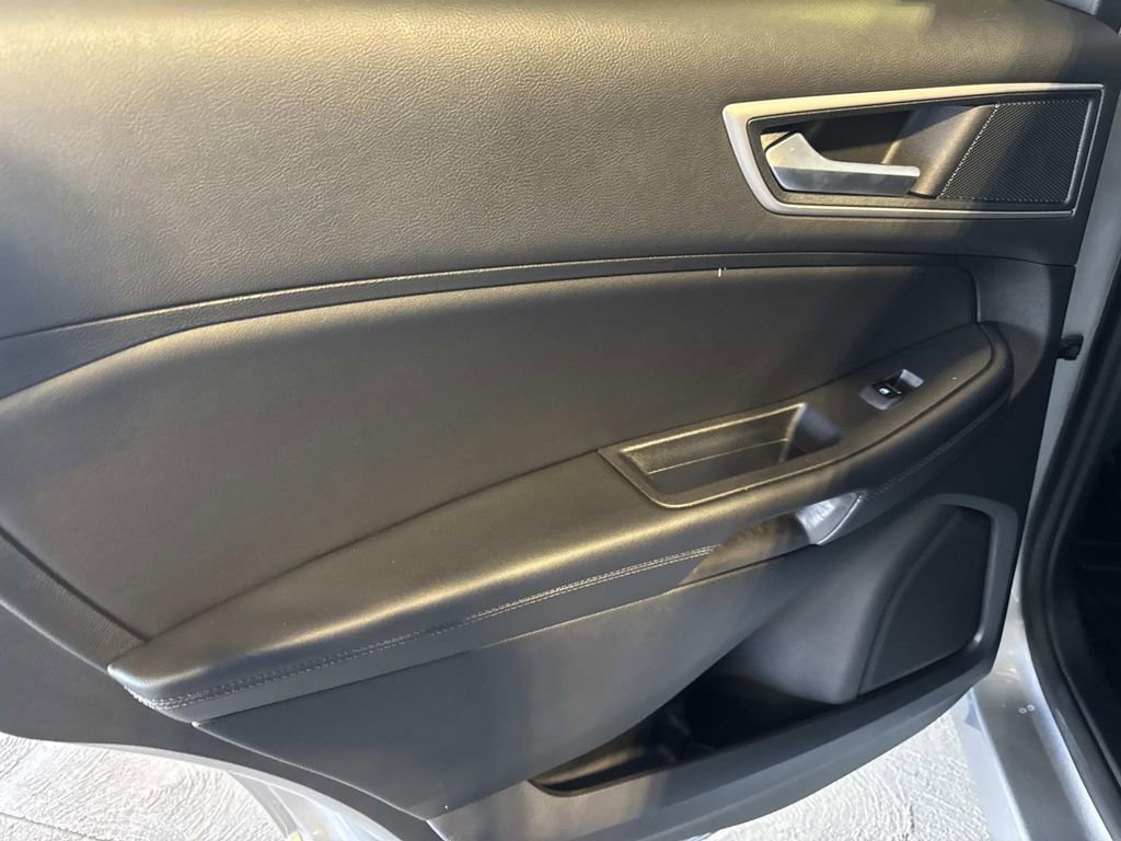 Certified 2024 Ford Edge SEL w/ Convenience Package image 11