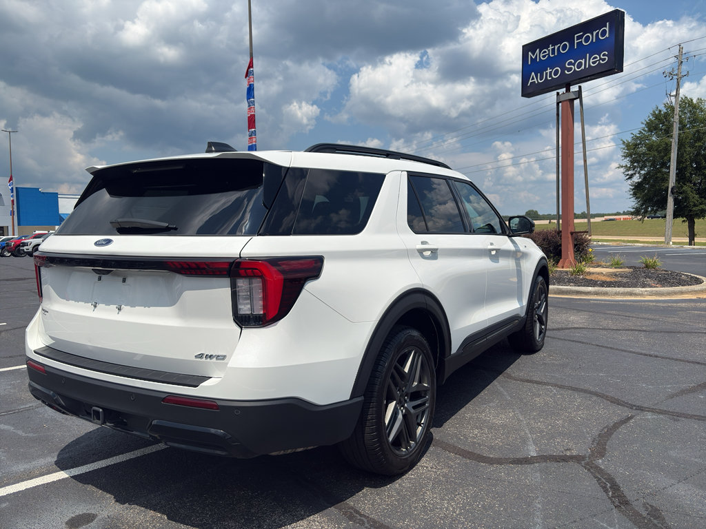Certified 2025 Ford Explorer ST-Line w/ ST-Line Street Pack AWD/4WD image 5