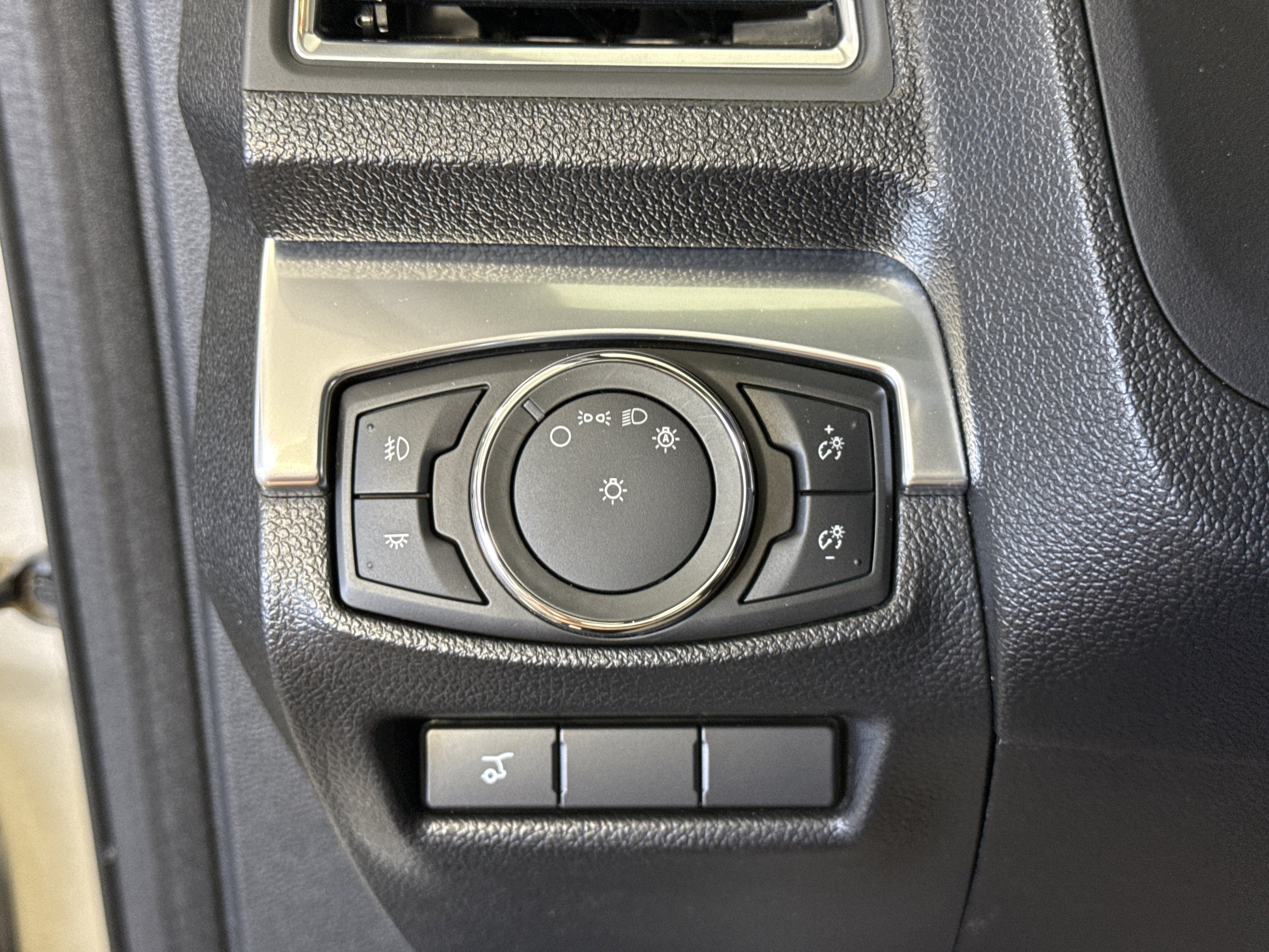 Certified 2017 Ford Explorer Limited w/ Equipment Group 301A image 24