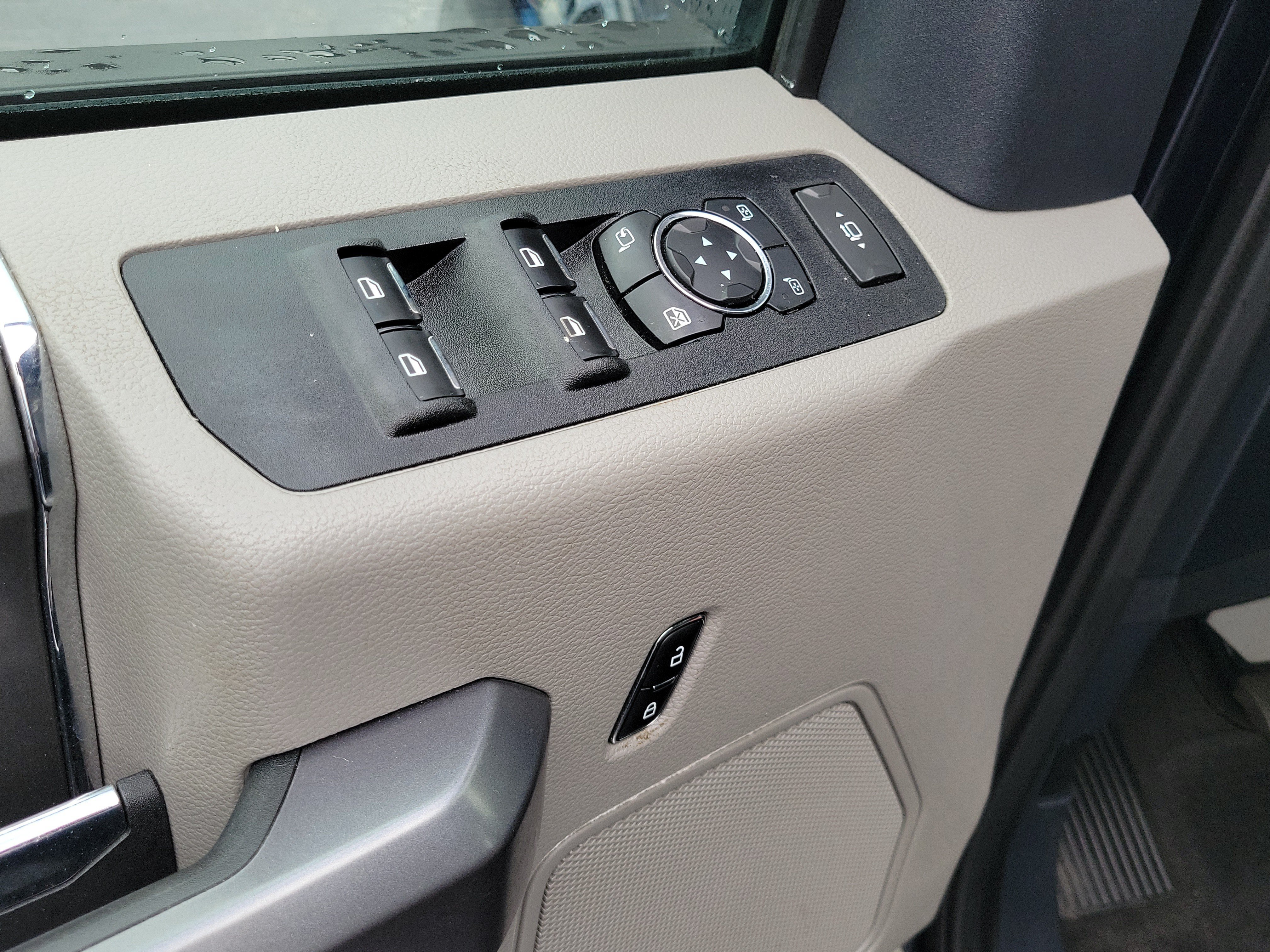 Certified 2022 Ford F250 XLT w/ XLT Premium Package AWD/4WD image 18