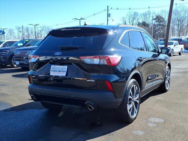 Certified 2022 Ford Escape SE w/ SE Sport Appearance Package image 5