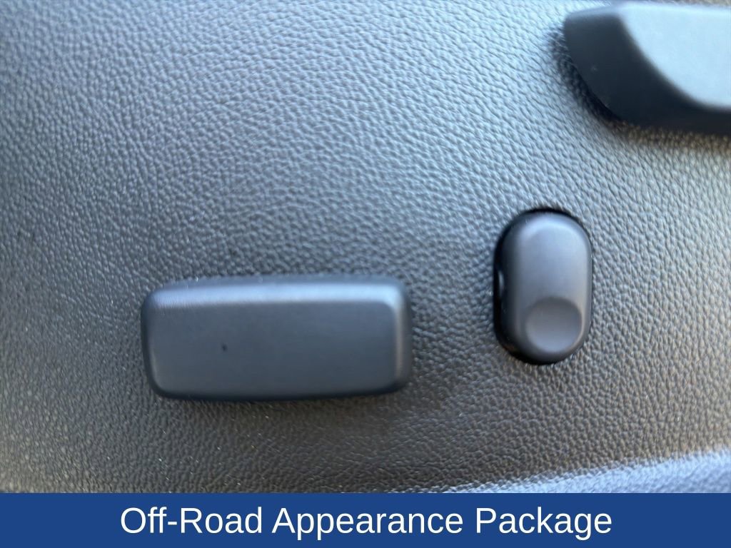 Used 2018 Chevrolet Colorado ZR2 image 12