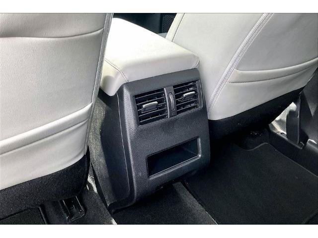 Used 2025 Mitsubishi Outlander SE FWD image 10