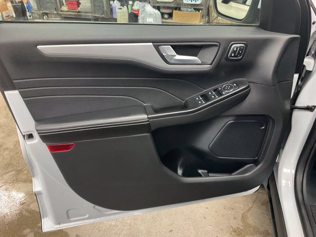 Certified 2025 Ford Escape Platinum AWD/4WD image 5