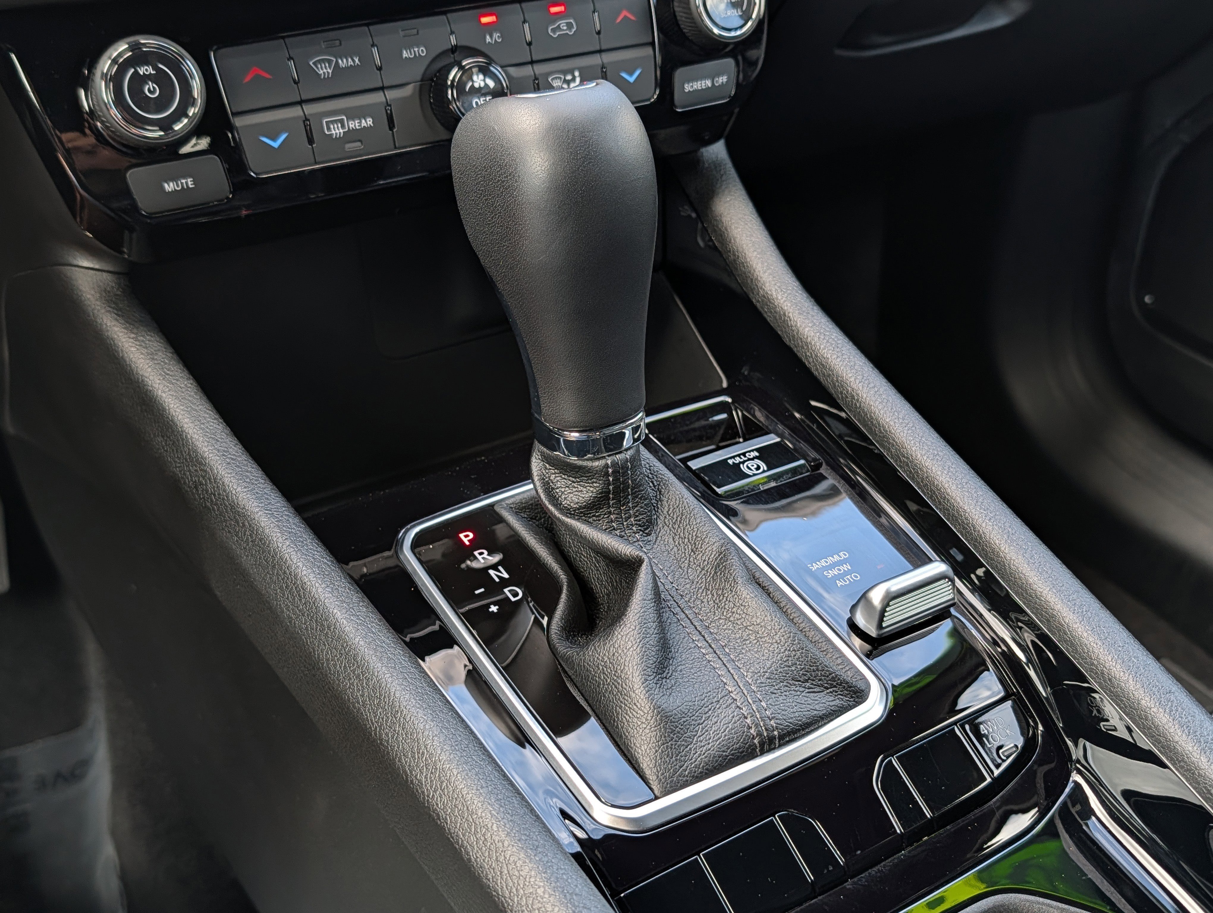 Used 2026 Jeep Compass Limited image 31