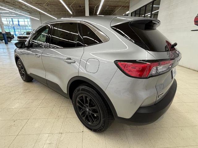 Certified 2022 Ford Escape SE FWD image 3