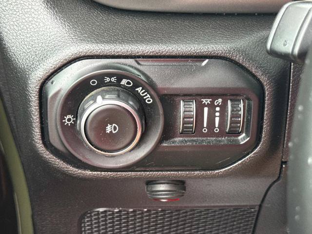 Used 2021 Jeep Wrangler Sport AWD/4WD image 21