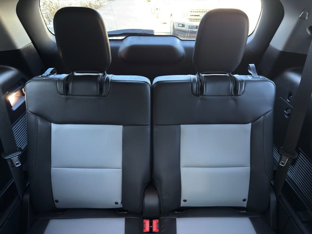 Certified 2022 Ford Explorer XLT w/ Equipment Group 202A image 11