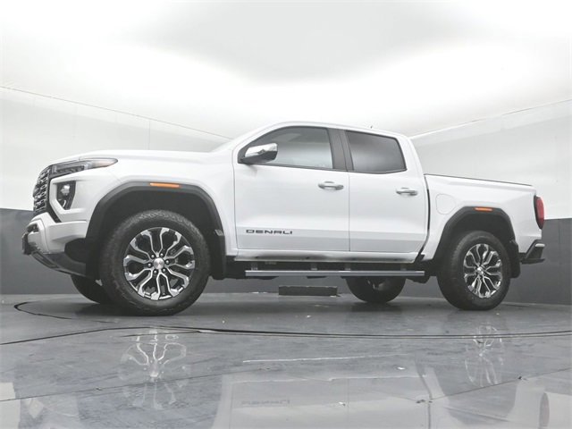 Used 2023 GMC Canyon Denali image 5