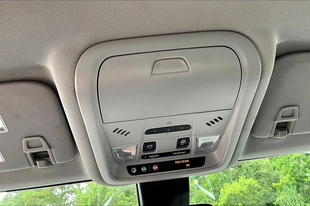 Used 2019 Chevrolet Equinox Premier AWD/4WD image 17