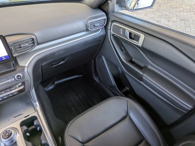 Certified 2020 Ford Explorer XLT w/ Equipment Group 202A image 14