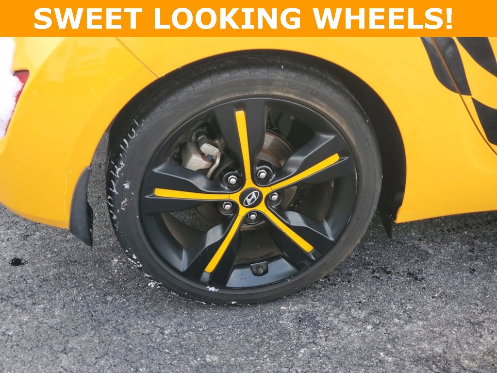 Used 2017 Hyundai Veloster Value Edition image 5