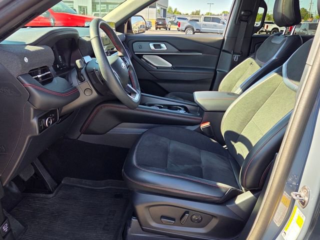 Certified 2025 Ford Explorer ST image 11