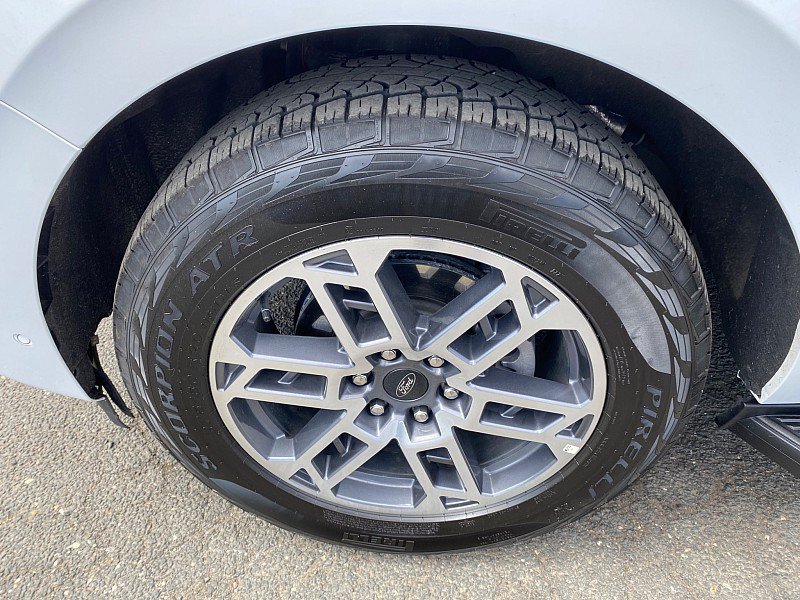 Certified 2025 Ford Expedition Active AWD/4WD image 14