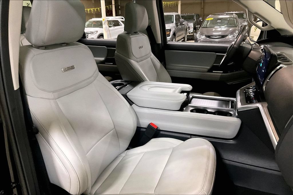 Certified 2025 Ford Expedition Max Platinum w/ Driver's Package AWD/4WD image 7
