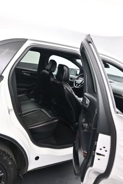 Certified 2024 Ford Edge ST-Line w/ Class II Trailer Tow Package AWD/4WD image 14