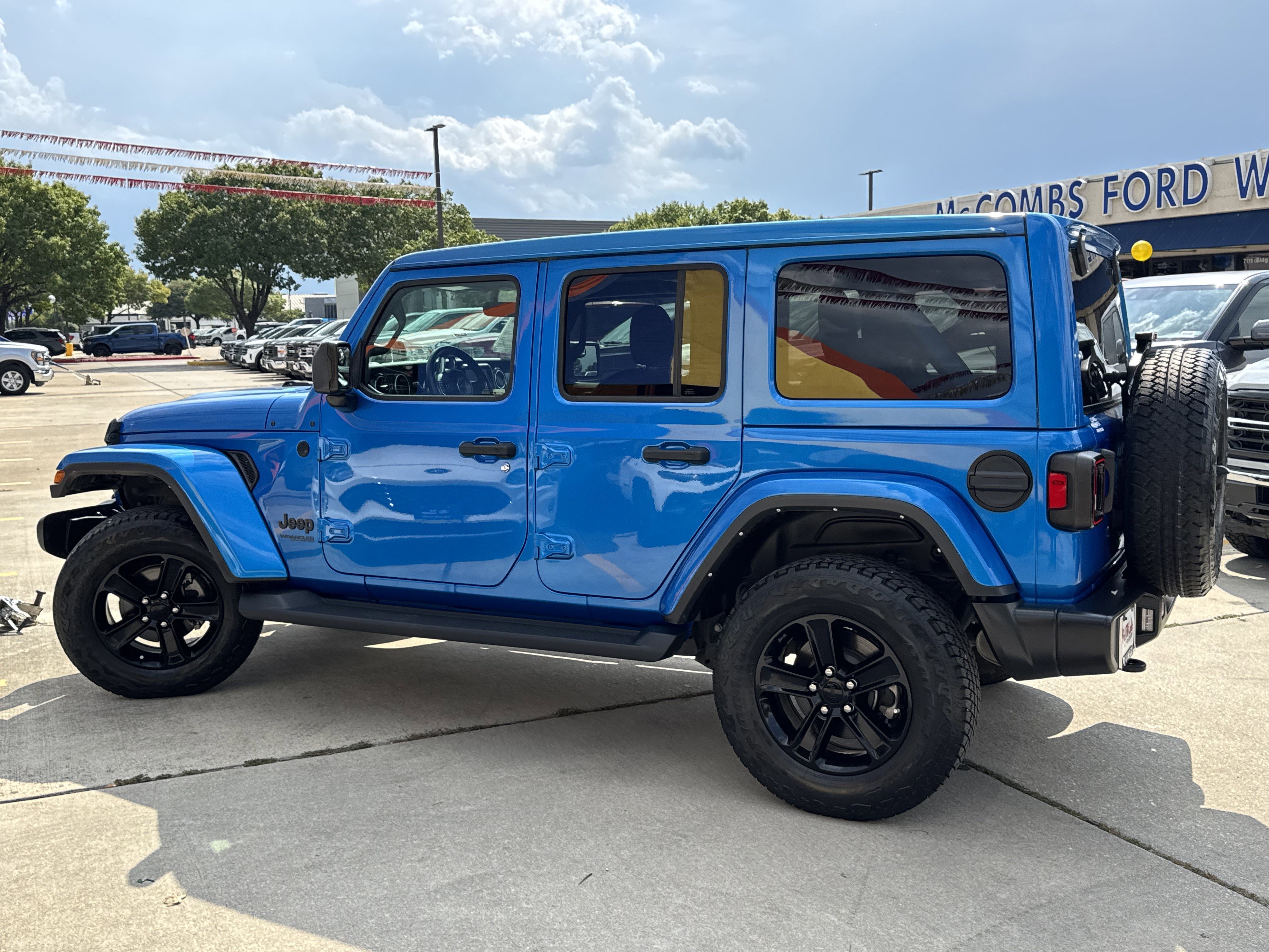 Used 2021 Jeep Wrangler Unlimited Sahara image 6