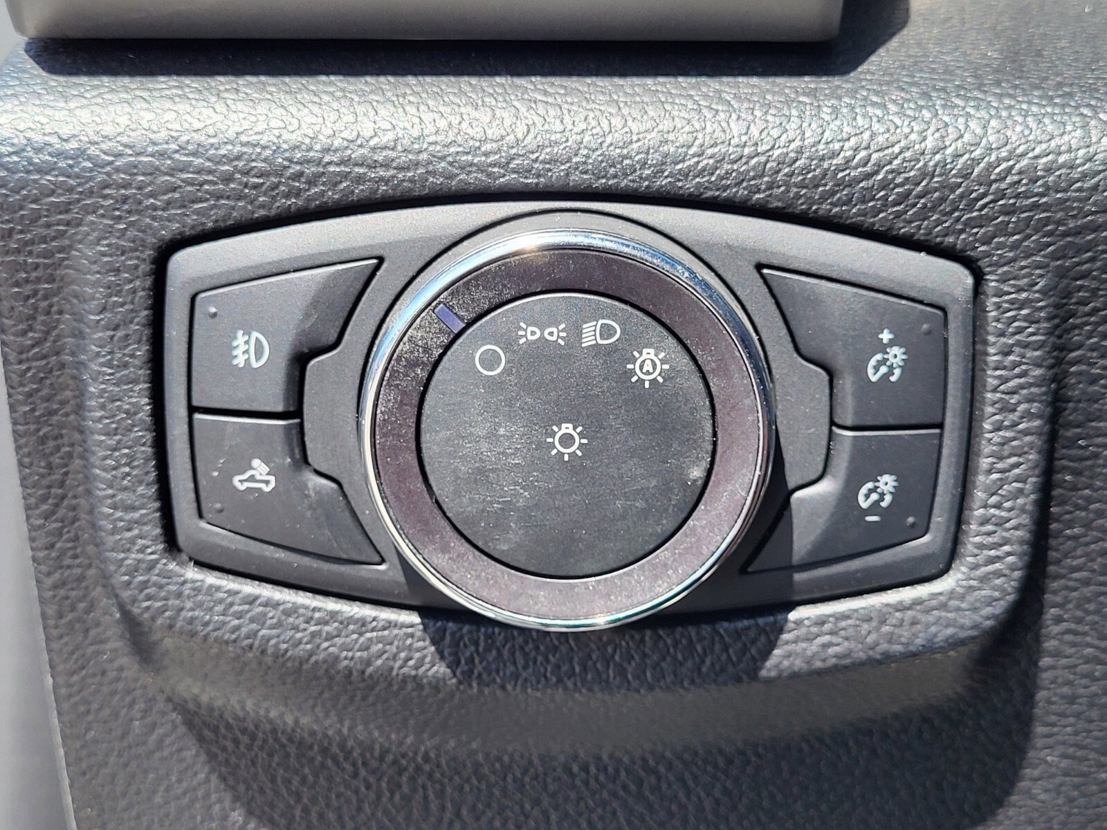 Certified 2019 Ford F150 Lariat w/ Equipment Group 502A Luxury image 24