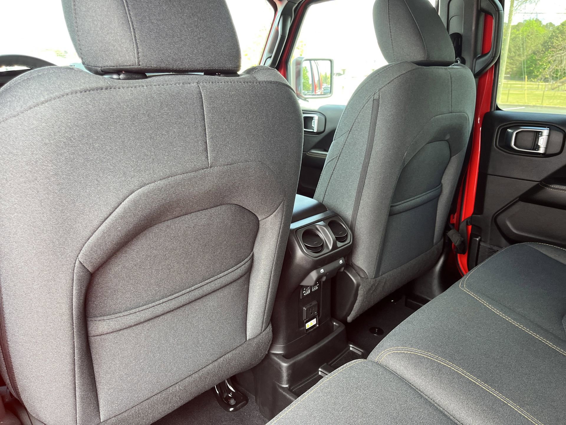 Used 2025 Jeep Wrangler Unlimited Sahara w/ Safety Group image 20