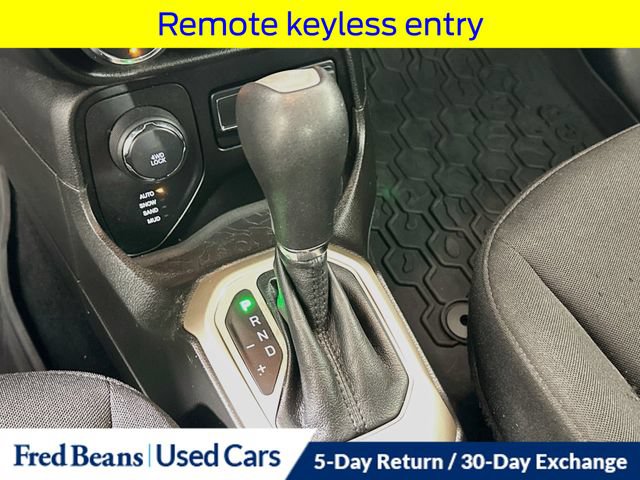 Used 2017 Jeep Renegade Latitude w/ Popular Equipment Group AWD/4WD image 20