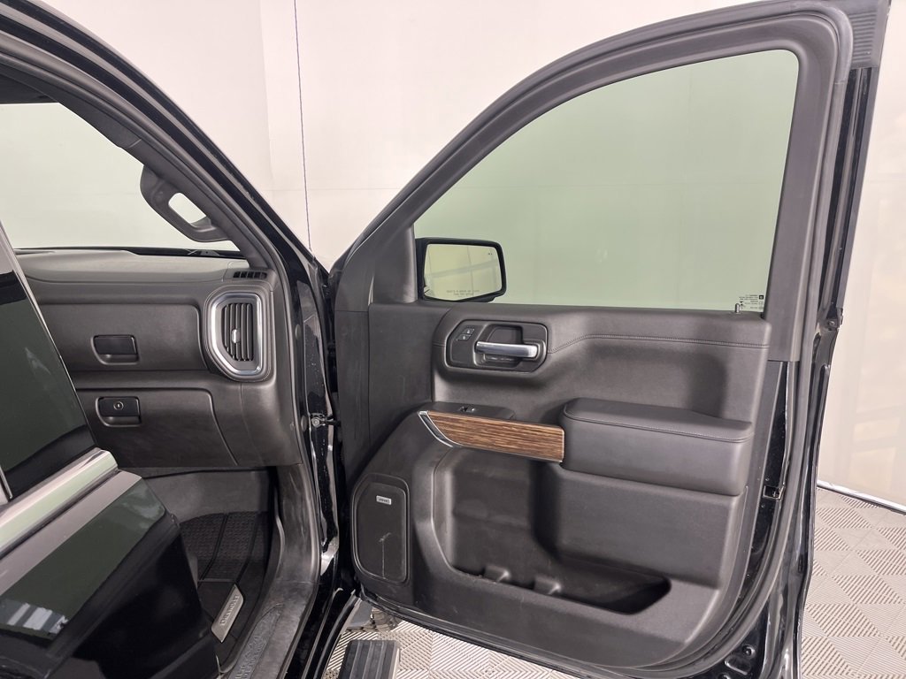 Used 2021 Chevrolet Silverado 1500 High Country w/ Technology Package image 31