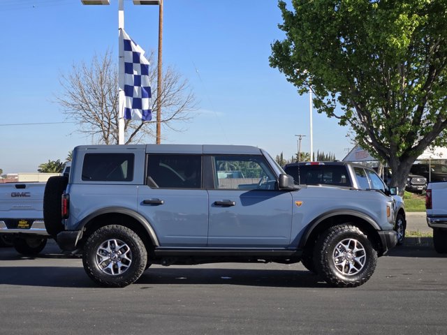 Certified 2025 Ford Bronco Badlands AWD/4WD image 3