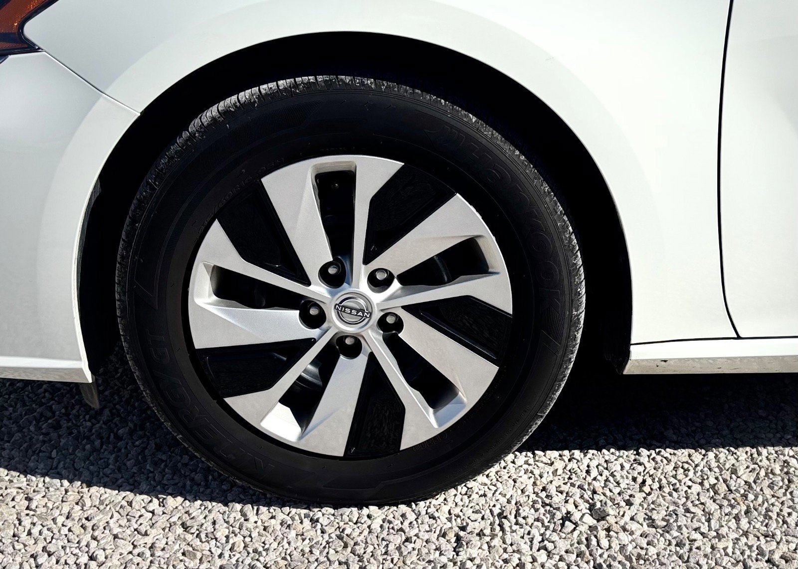 Used 2025 Nissan Altima 2.5 S image 16