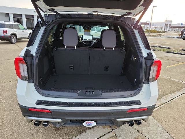 Certified 2025 Ford Explorer Platinum w/ Ultimate Package image 11