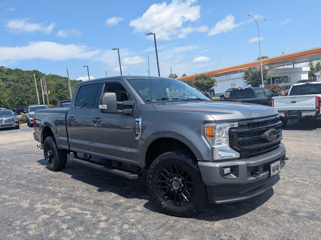 Certified 2022 Ford F250 XLT w/ Black Appearance Package AWD/4WD image 2