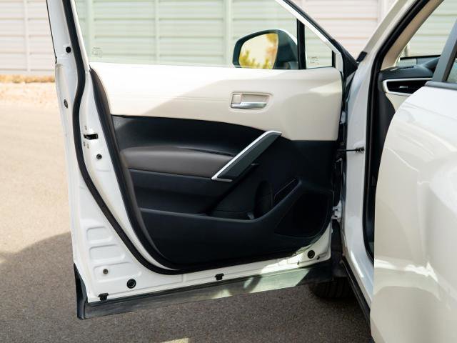 Used 2024 Toyota Corolla Cross XLE image 16