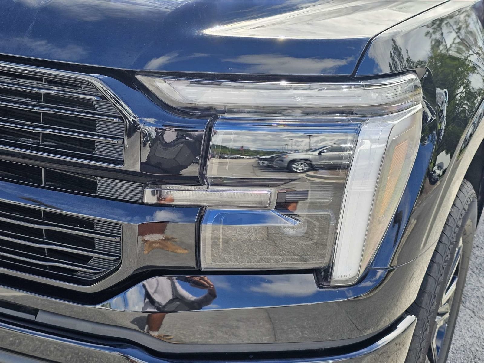 Certified 2025 Ford F150 Platinum w/ Equipment Group 702A High AWD/4WD image 11