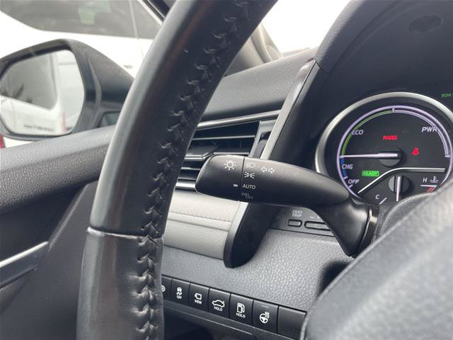 Used 2022 Toyota Camry XLE w/ Navigation Upgrade Package FWD image 16