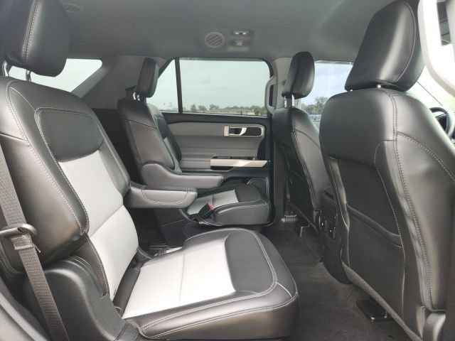 Certified 2022 Ford Explorer XLT w/ Equipment Group 202A AWD/4WD image 16