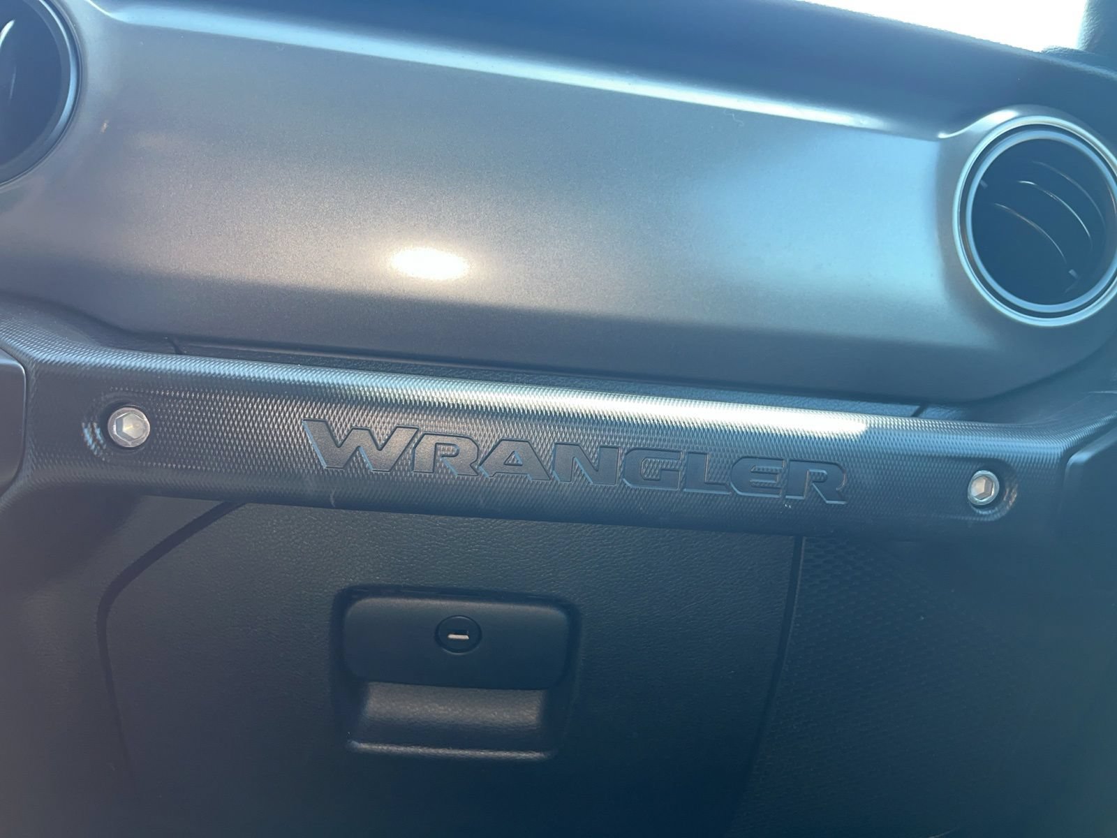 Used 2023 Jeep Wrangler Unlimited Sport AWD/4WD image 19