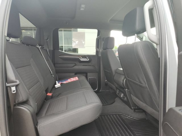 Used 2025 Chevrolet Silverado 1500 LT RWD image 19