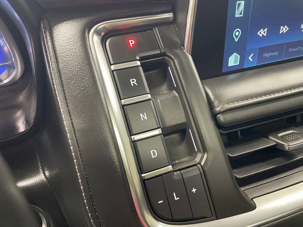 Used 2023 Chevrolet Suburban Z71 w/ Luxury Package image 28
