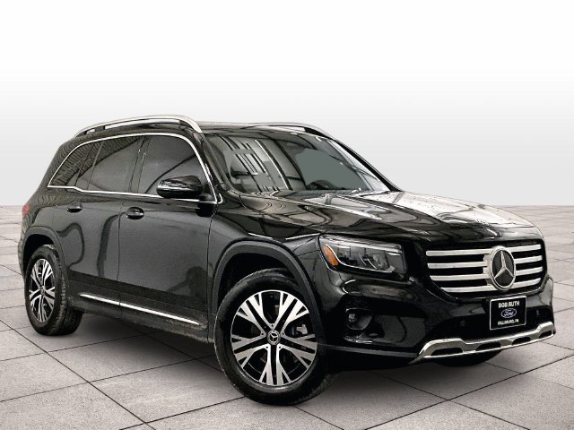 Used 2026 Mercedes-Benz GLB 250 4MATIC image 2