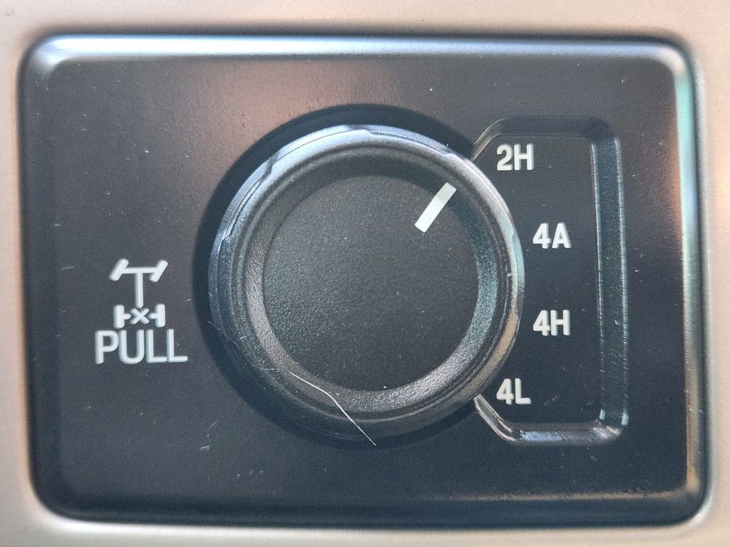 Certified 2019 Ford F150 Lariat w/ Equipment Group 501A Mid image 32