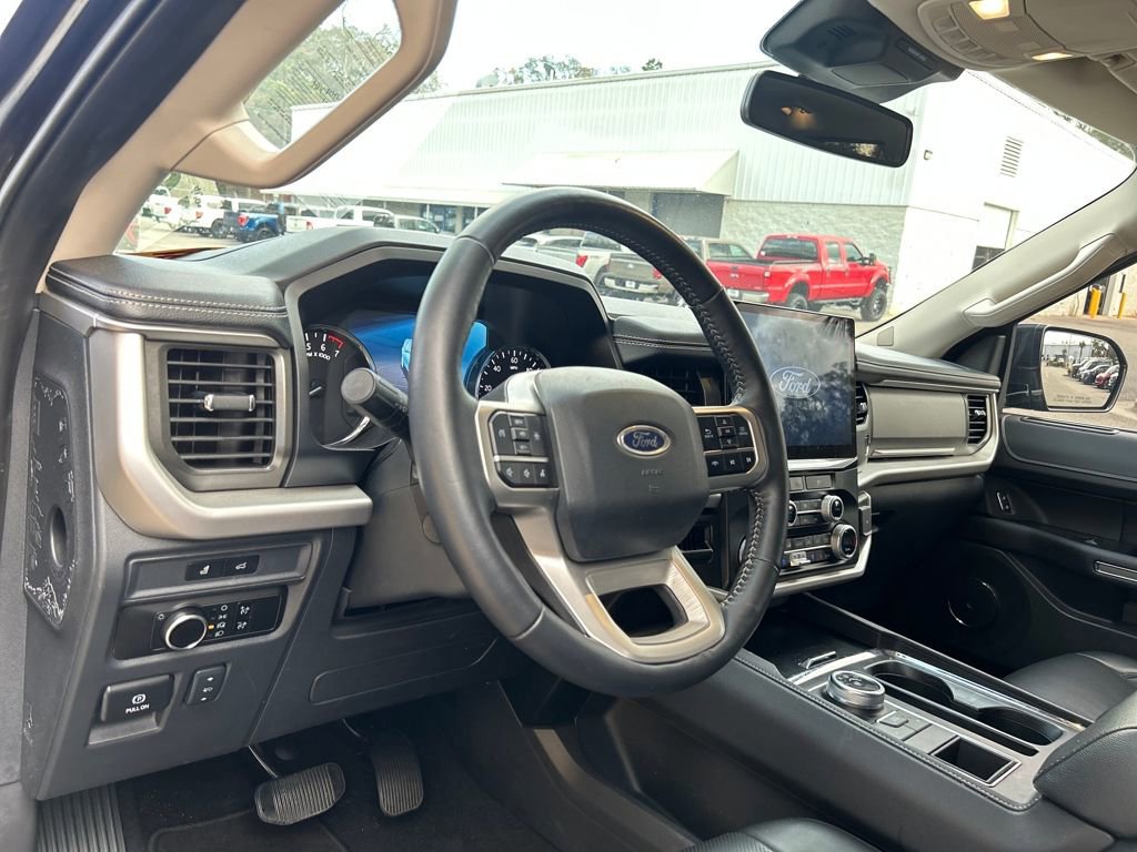 Certified 2024 Ford Expedition XLT image 10