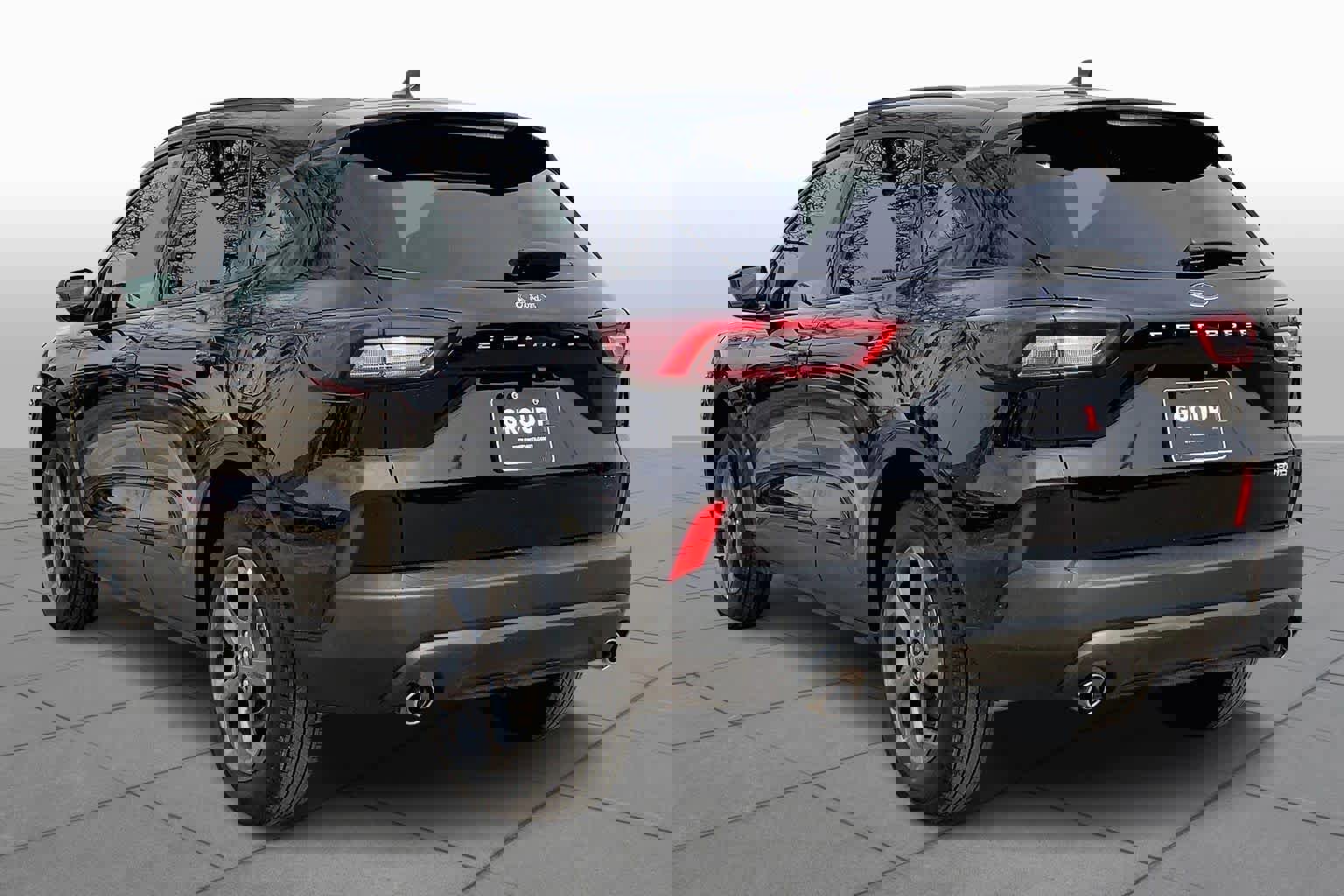 Certified 2025 Ford Escape ST-Line image 4