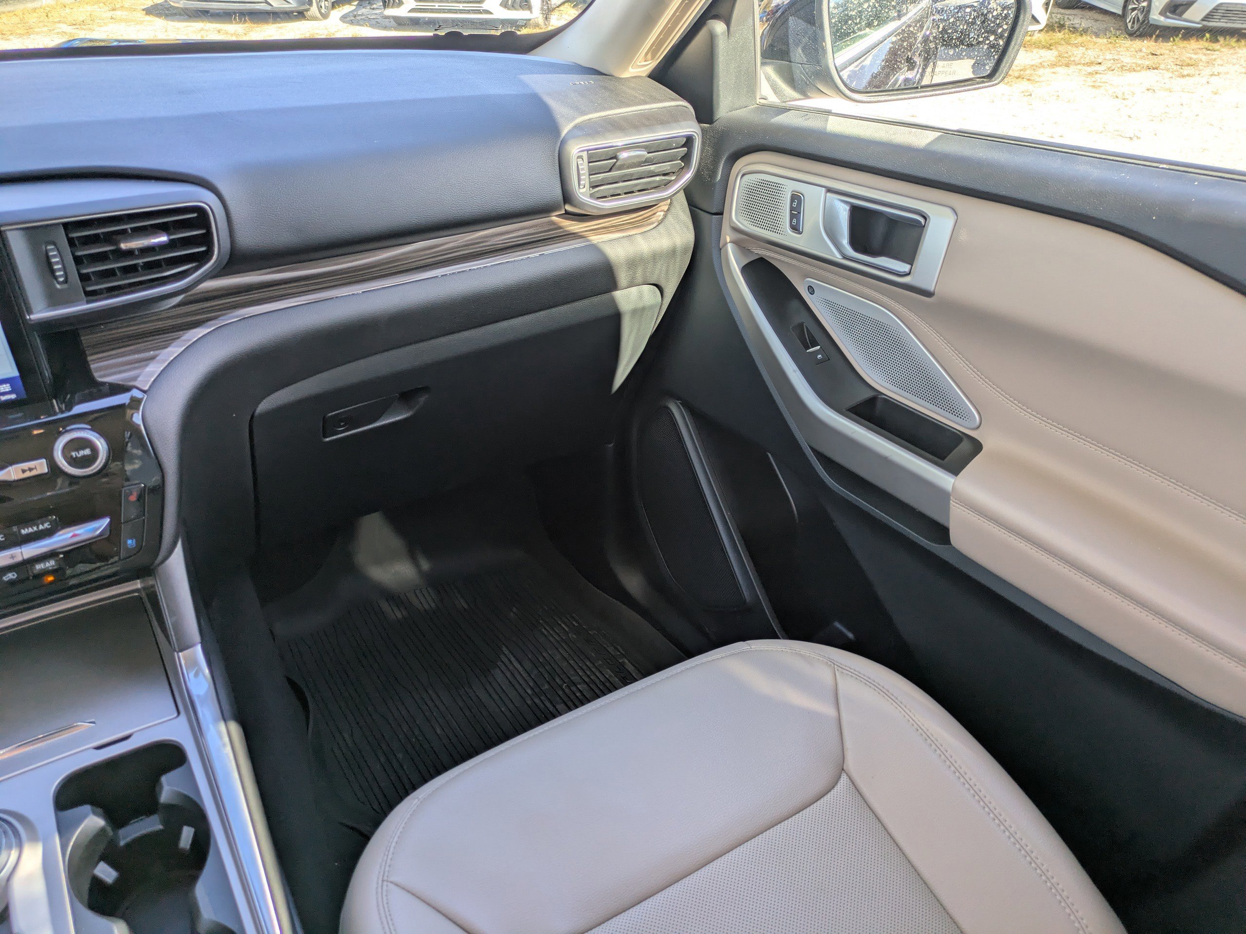 Certified 2023 Ford Explorer Limited w/ Limited Technology Package image 35