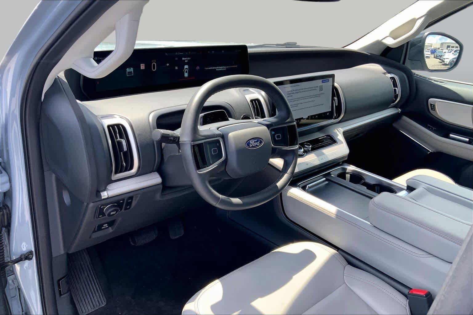 Certified 2025 Ford Expedition Active AWD/4WD image 17