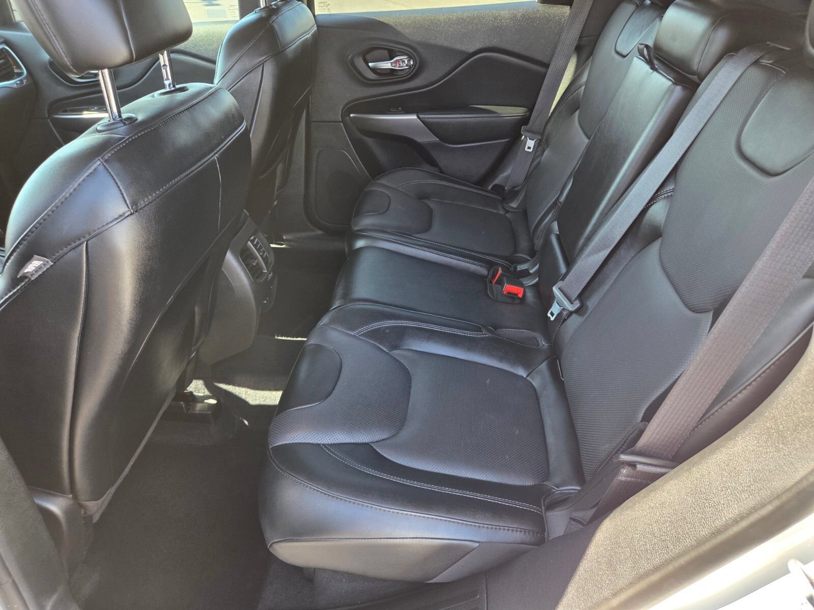 Used 2022 Jeep Cherokee Limited w/ Elite Package AWD/4WD image 12