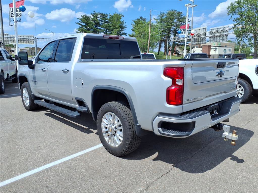 Used 2022 Chevrolet Silverado 2500 High Country AWD/4WD image 3
