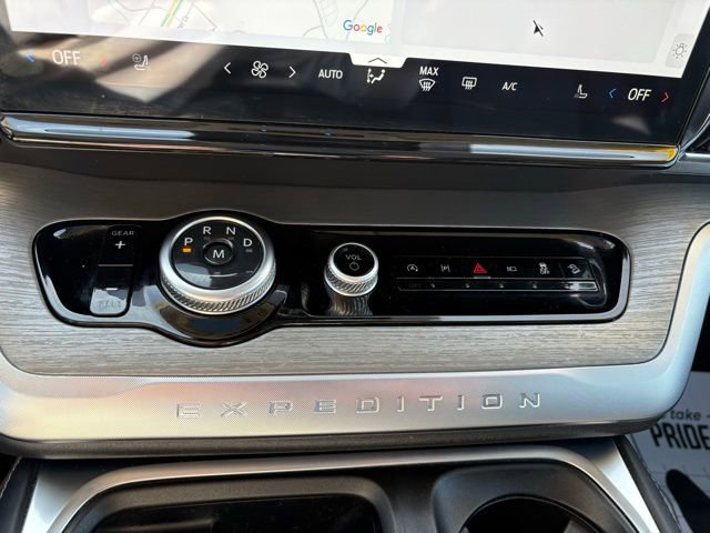 Certified 2025 Ford Expedition Max Platinum w/ Driver's Package AWD/4WD image 34