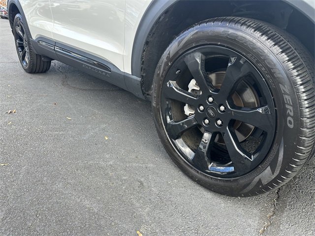 Certified 2022 Ford Explorer ST-Line w/ Class IV Trailer Tow Package image 12