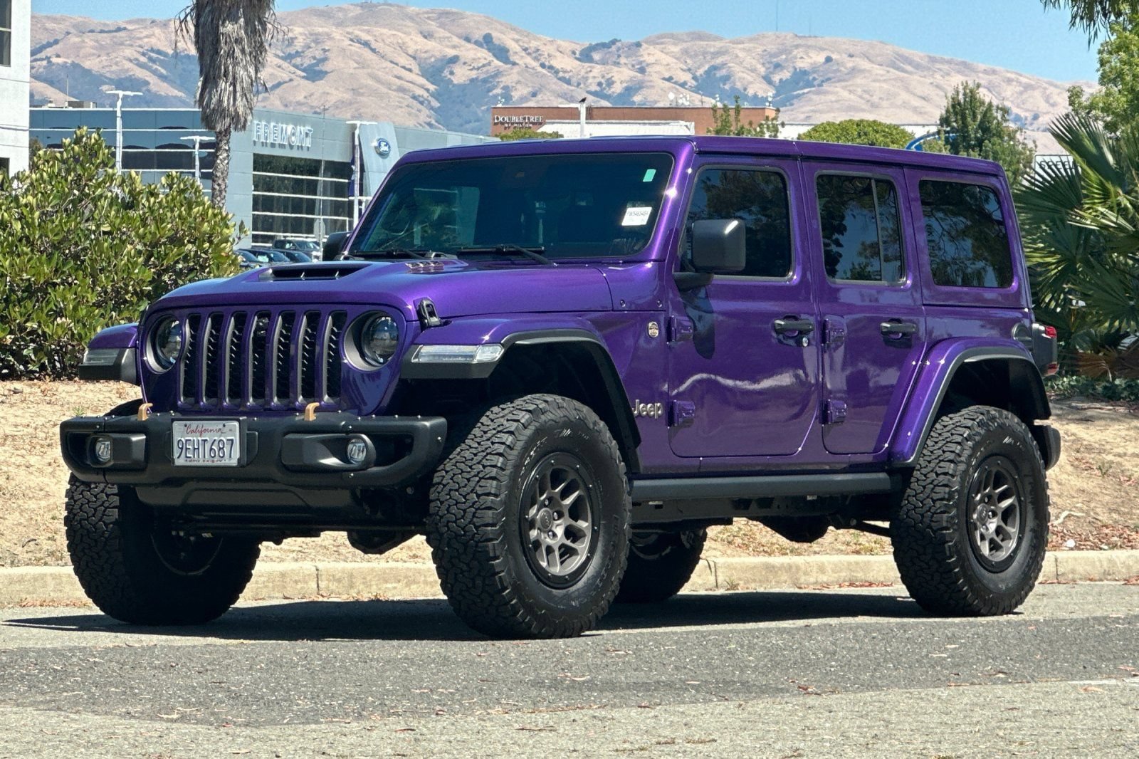 Used 2023 Jeep Wrangler Unlimited Rubicon 392 w/ Xtreme Recon 35" Tire Package AWD/4WD image 8