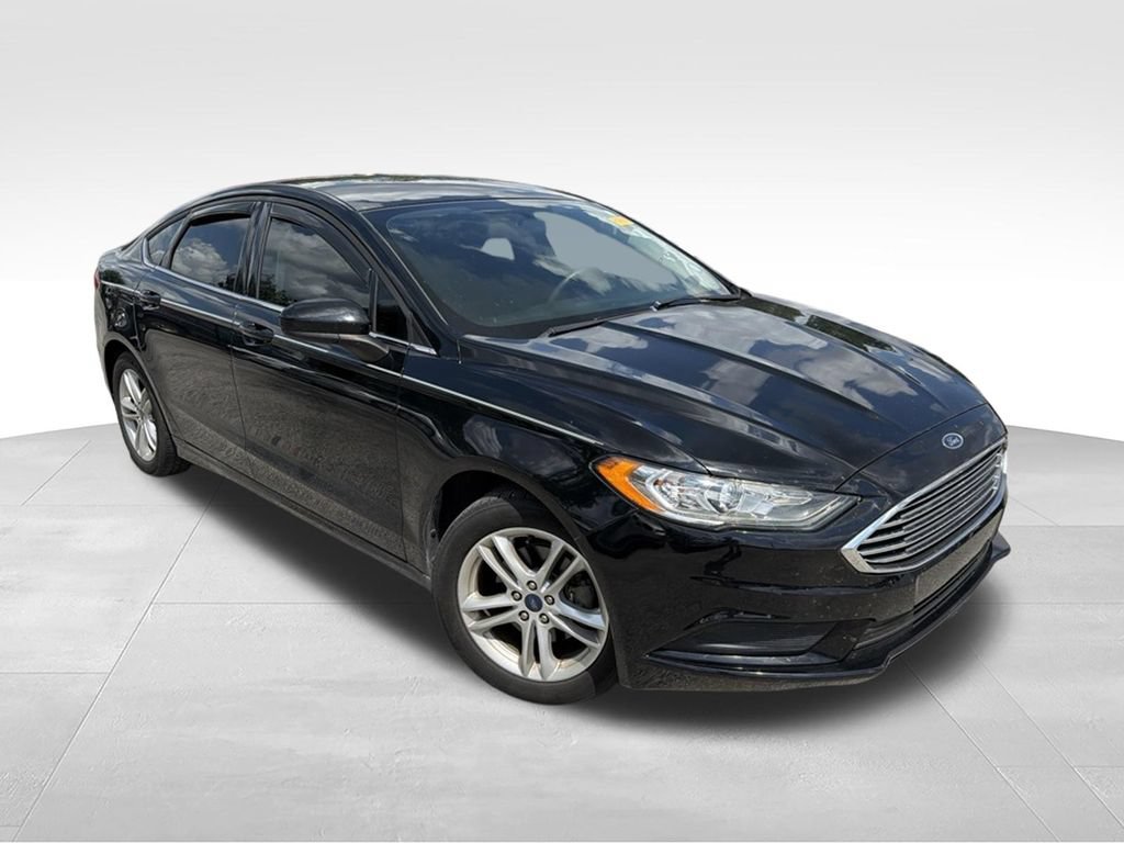 Certified 2018 Ford Fusion SE w/ Fusion SE Technology Package FWD image 4