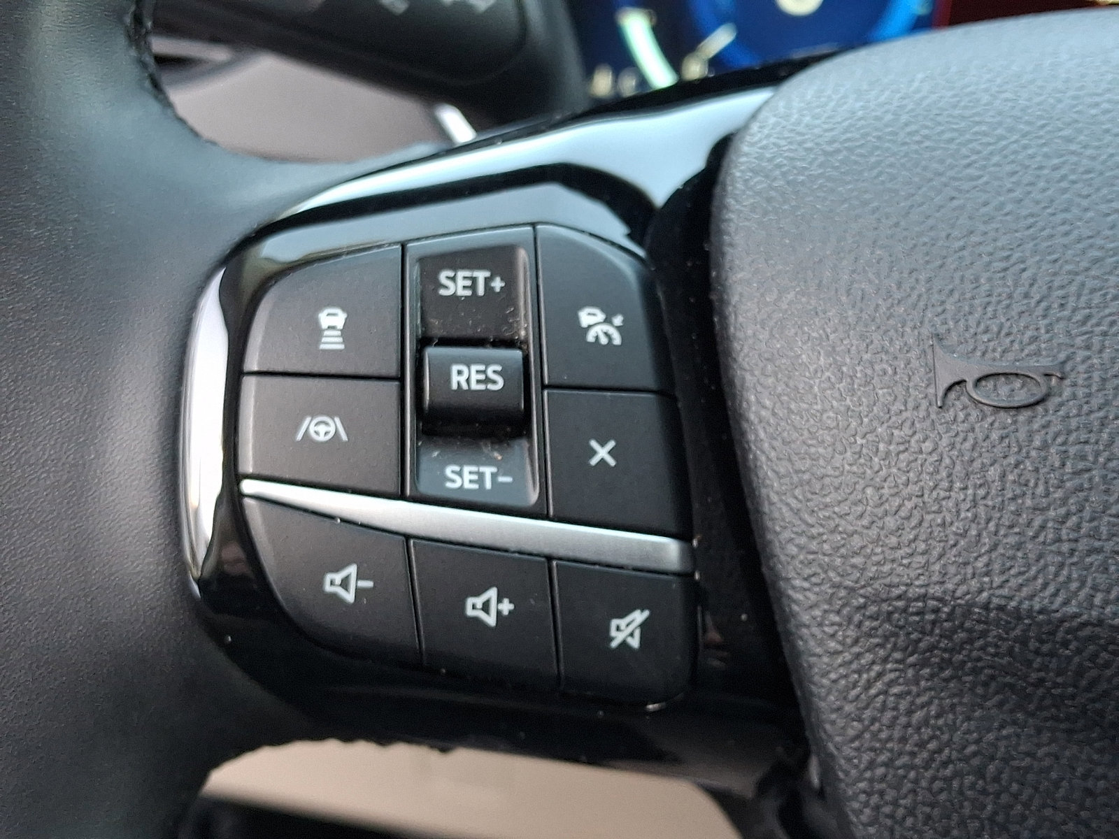 Certified 2022 Ford Escape Titanium w/ Class II Trailer Tow Package image 24