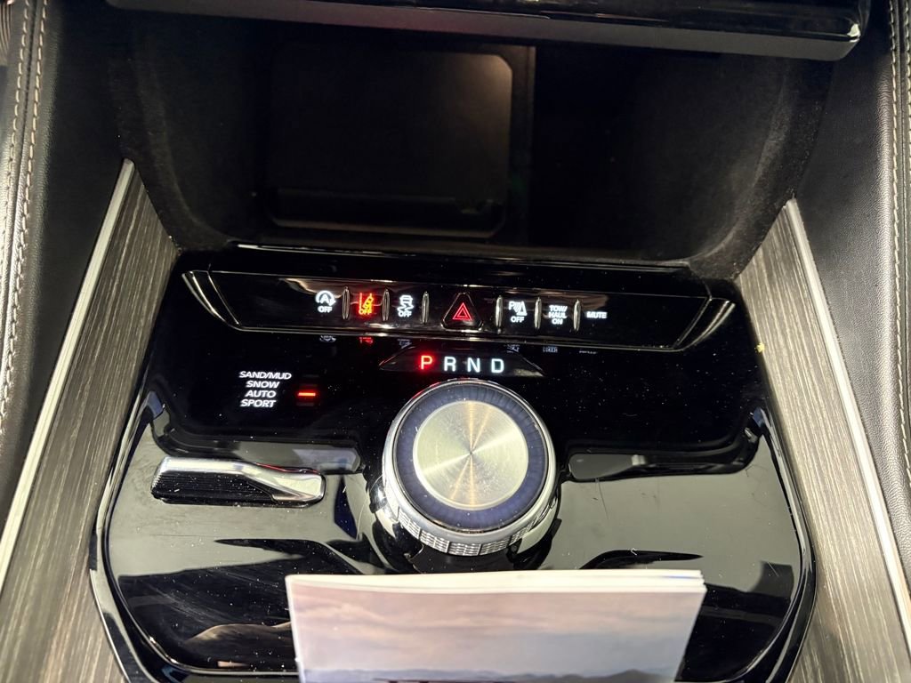 Used 2024 Jeep Wagoneer L Series II w/ Flexible Seating Group image 22